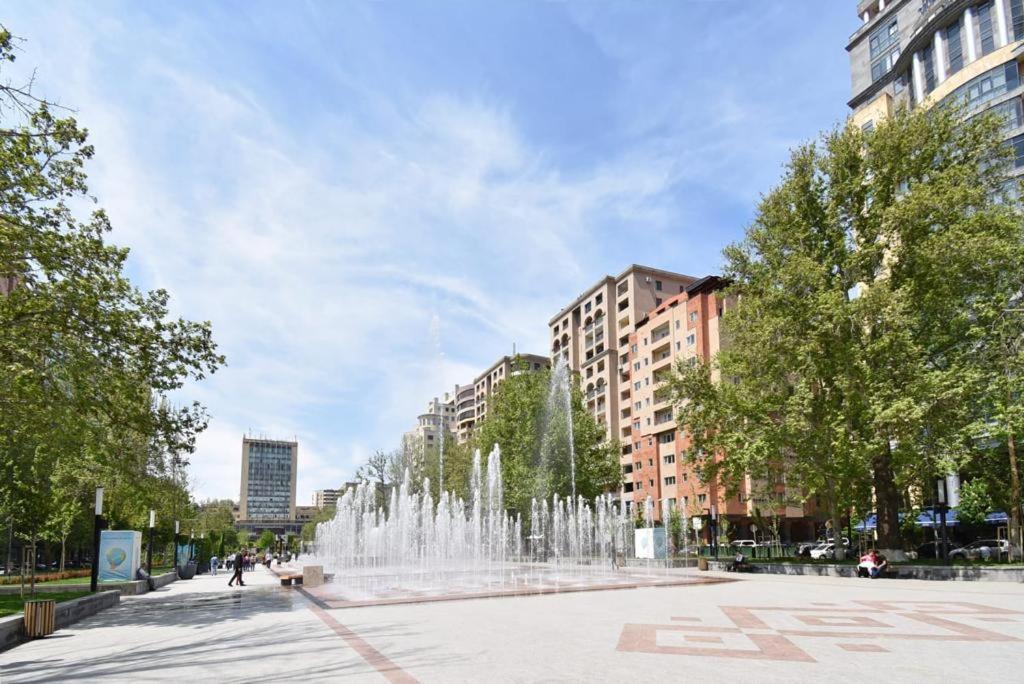 Appartamento 74/3New Building In The Center Of The Capital Erevan Esterno foto