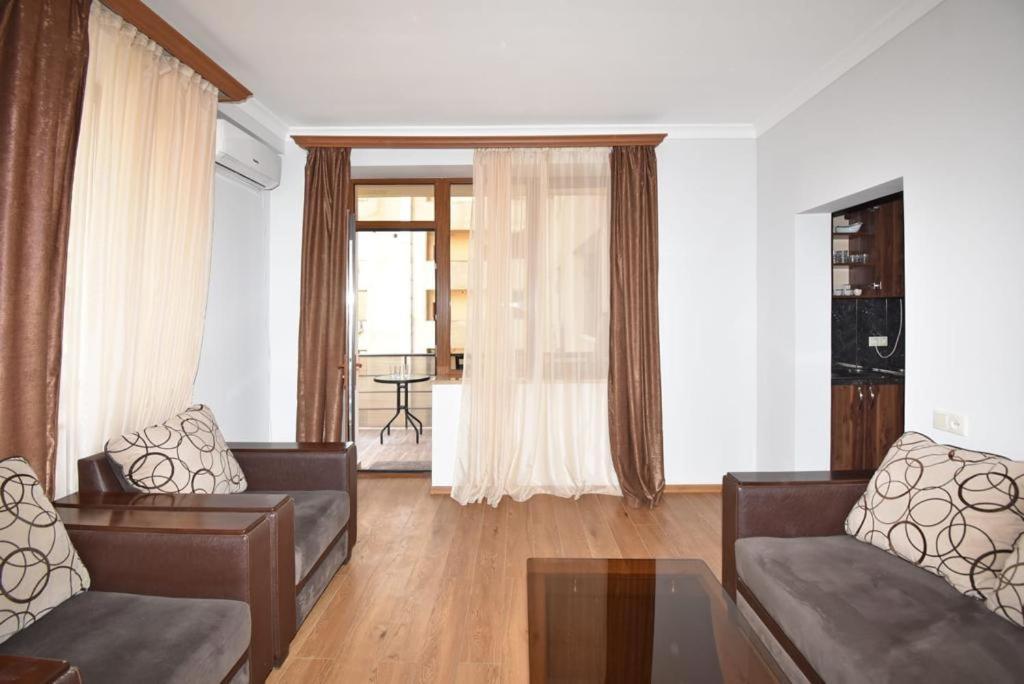 Appartamento 74/3New Building In The Center Of The Capital Erevan Esterno foto